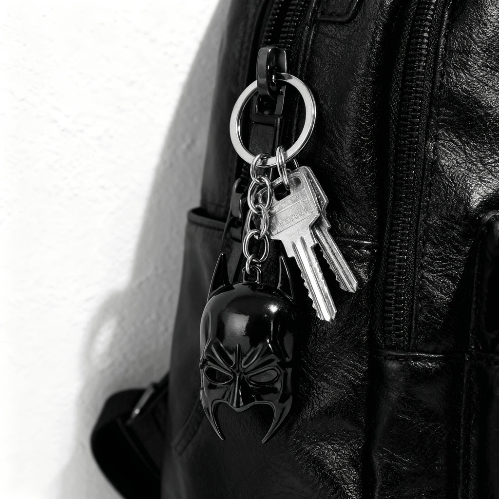 {Officially Licensed} 1 pc Justice League Cool Batman Mask Keychain - Durable Metal Keychain, Collectible Gift for Fans - Birthday Party Accessories, Car Decor Key Ring, Can be Used for Keys, Bags, Phone Charms, Christmas | New Year Gift