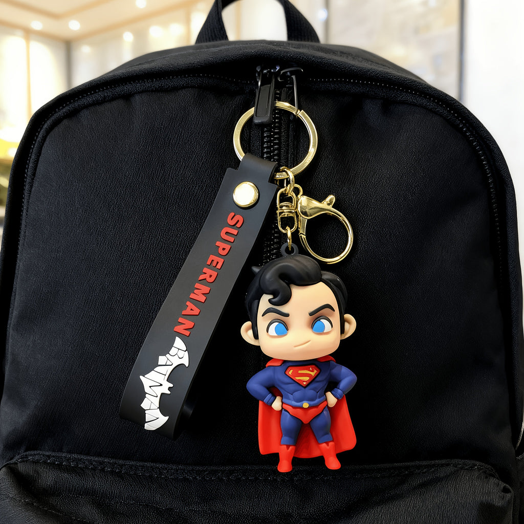 {Officially Licensed} 1 pc Justice League Superman character keychain, exquisite charm with metal clasp, suitable for backpacks, car accessories, and Christmas gifts. Durable metal and PVC material, a travel essential, fun design | Durable keychain