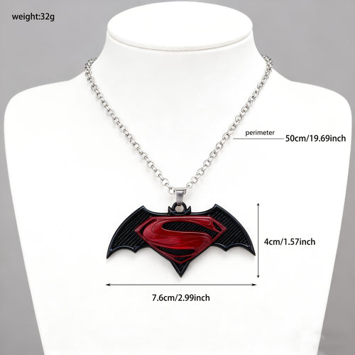 {Officially Licensed} 1 pc Justice League Batman and Superman Themed Pendant Necklace, fashionable chain, sweater chain, all-season accessory, superhero decoration, durable pendant, ideal gift for birthday parties, suitable for Christmas gifts.