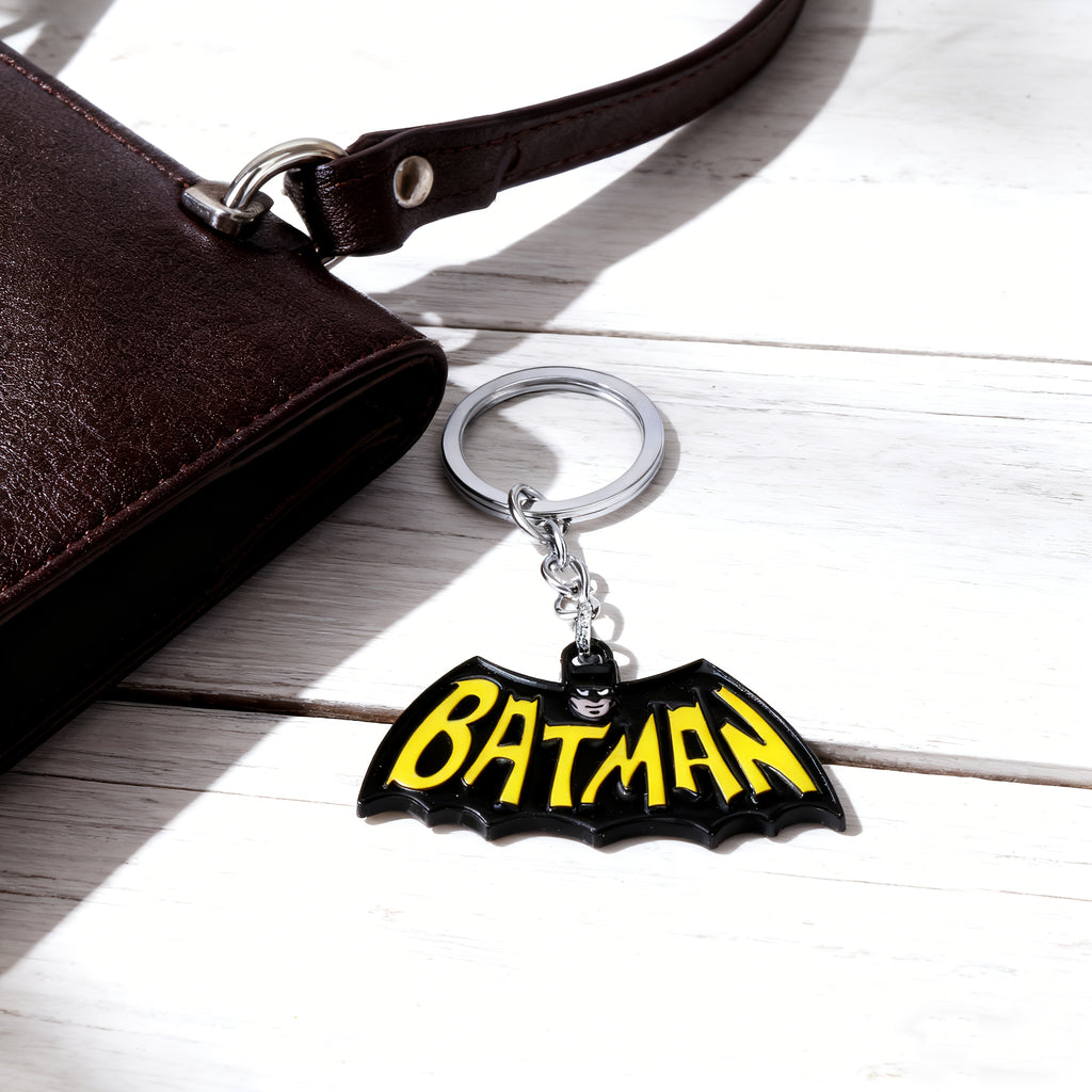 {Officially Licensed} 1 pc Justice League Classic Batman Logo Keychain Pendant - Retro lettering design, durable metal keychain, suitable for keys, backpack decorations, and car accessories; everyday wear and outdoor charm; birthday | Christmas gift.
